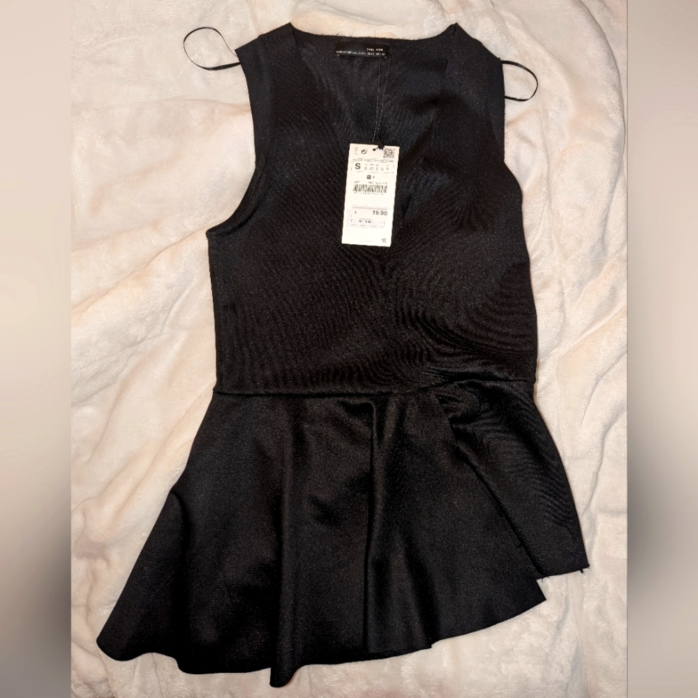 Size Small Black Asymmetrical Top